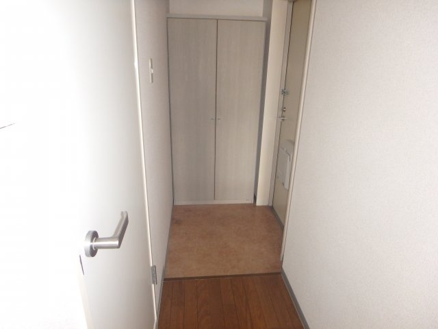 メゾン中ノ町の玄関