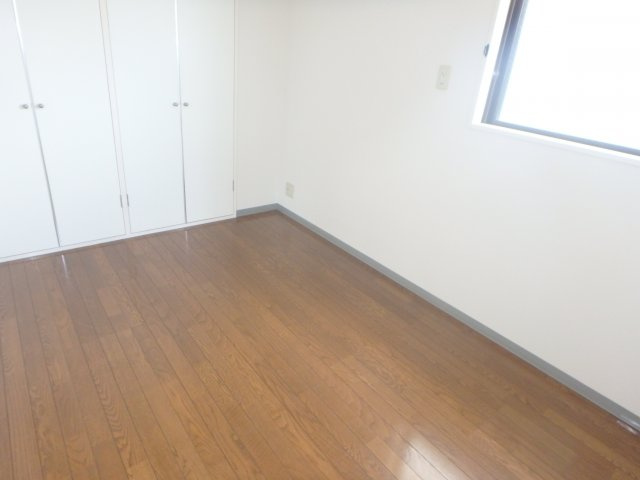 メゾン中ノ町の居間・リビング