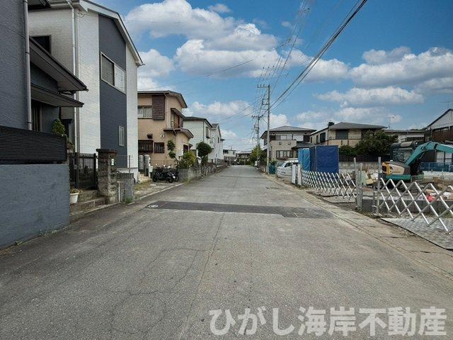 茅ヶ崎市甘沼　新築戸建　全４棟の前面道路含む現地写真|9月5日撮影　建築中　現地外観