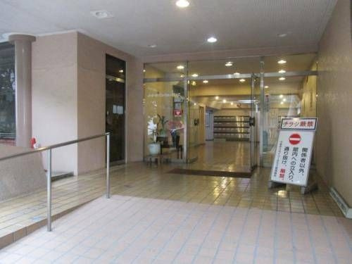 小金井スカイコーポラスのエントランス