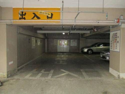 小金井スカイコーポラスの駐車場