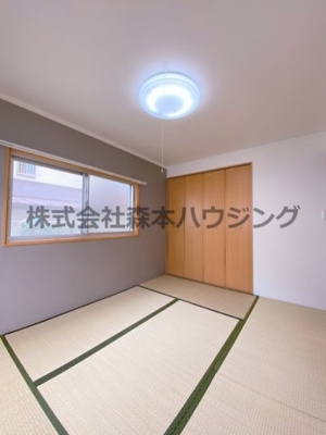 【寝室】 | 　芳園マンション | 落ち着いて過ごせるお部屋なので、寝室にいかがでしょうか