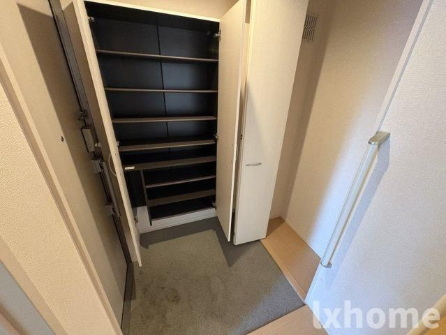 セジュール蔵の玄関|明るい玄関です