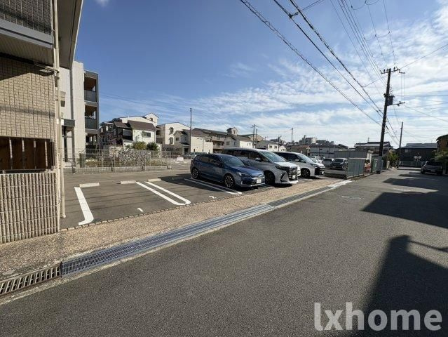 セジュール蔵の駐車場|車をお持ちの方に嬉しい駐車場付きの物件です