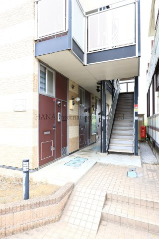 レオパレスＯａｋ　Ｇａｒｄｅｎのエントランス