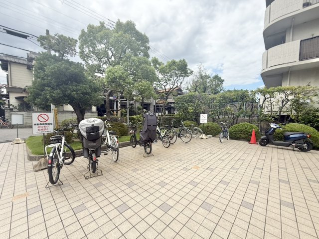 パレス南塚口1号棟のその他共用部分|自転車置き場