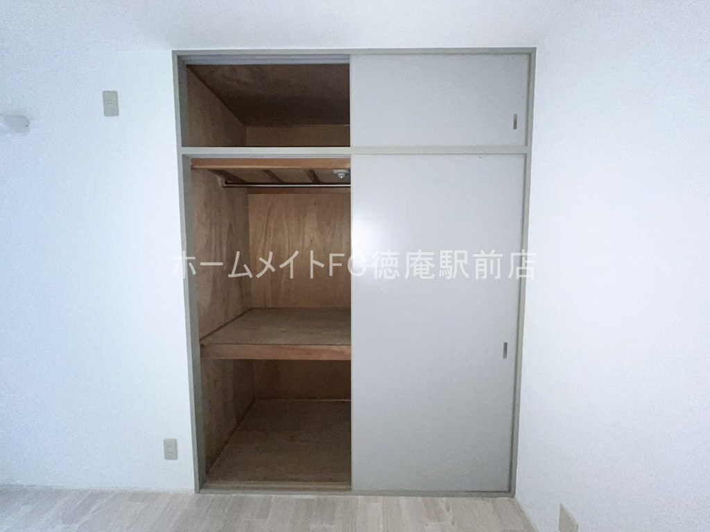 東大阪市高井田本通７丁目の賃貸マンションの収納