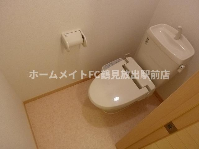 大阪市城東区諏訪４丁目のアパートのトイレ