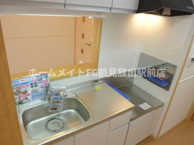 大阪市城東区諏訪４丁目のアパートのキッチン