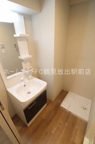 東大阪市高井田西６丁目の賃貸マンションの洗面所