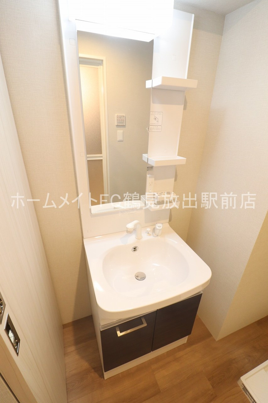 東大阪市高井田西６丁目の賃貸マンションの独立洗面台