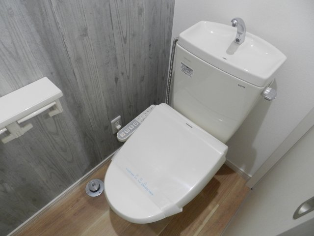 レオーネ・コリーナのトイレ|落ち着いた色調のトイレです