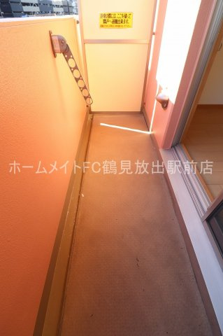 大阪市鶴見区放出東３丁目の賃貸マンションのバルコニー