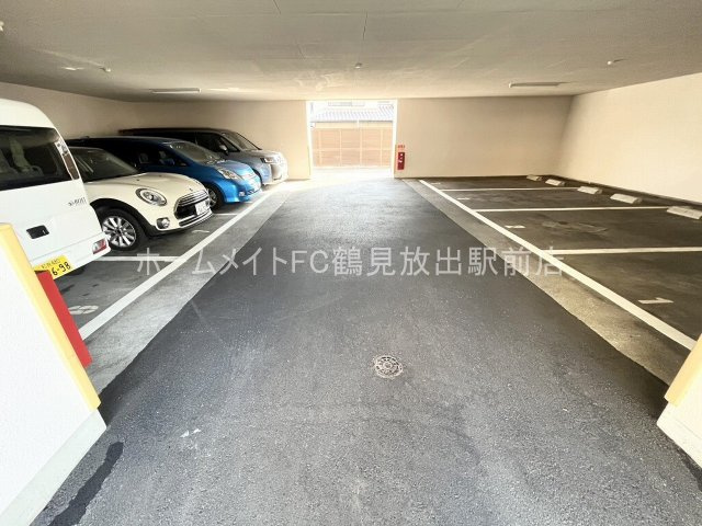 大阪市城東区諏訪１丁目の賃貸マンションの駐車場