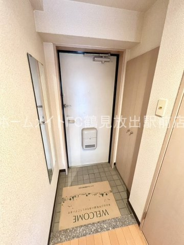 大阪市城東区諏訪１丁目の賃貸マンションの玄関