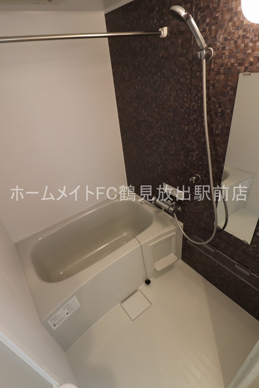 大阪市城東区鴫野東２丁目のアパートの浴室