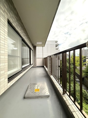 ライオンズマンション福住のバルコニー