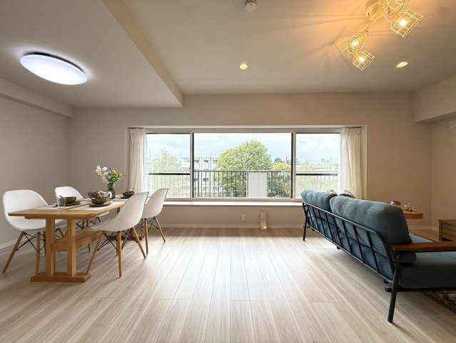 ライオンズマンション福住の居間・リビング