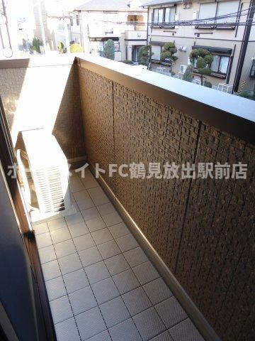 東大阪市森河内西１丁目のハイツのバルコニー