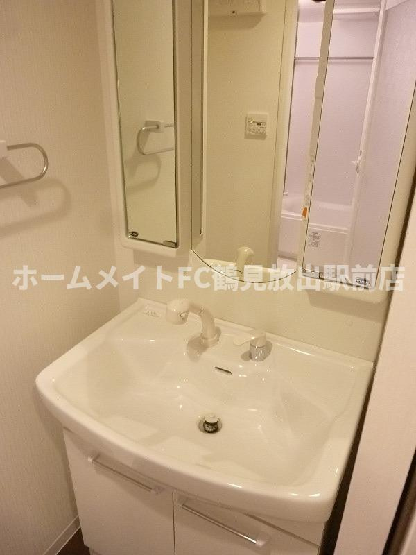 大阪市城東区東中浜８丁目の賃貸マンションの独立洗面台