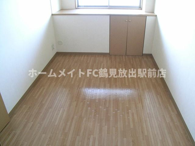 大阪市鶴見区安田２丁目の賃貸マンションの洋室