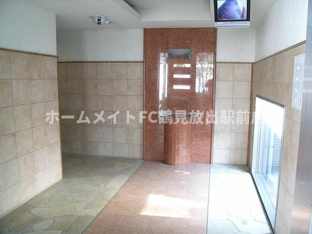 大阪市鶴見区安田２丁目の賃貸マンションのロビー