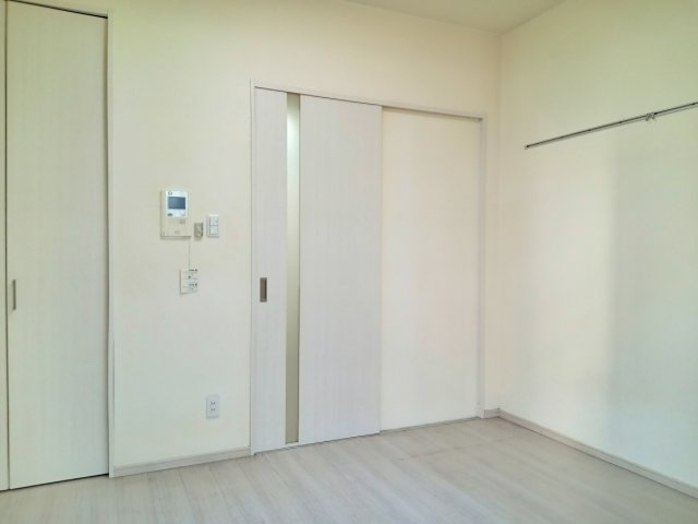 川崎市麻生区高石３丁目の賃貸マンションの洋室