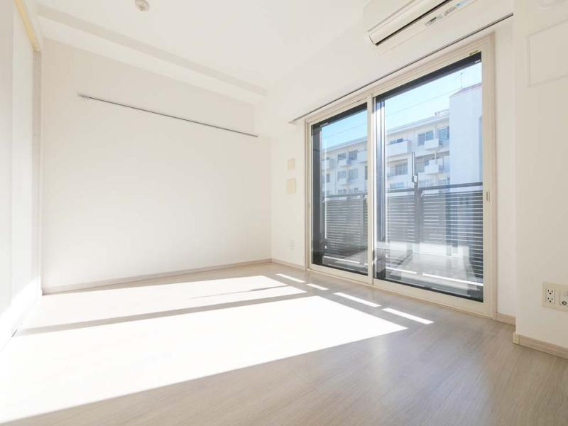 川崎市麻生区高石３丁目の賃貸マンションの居間・リビング