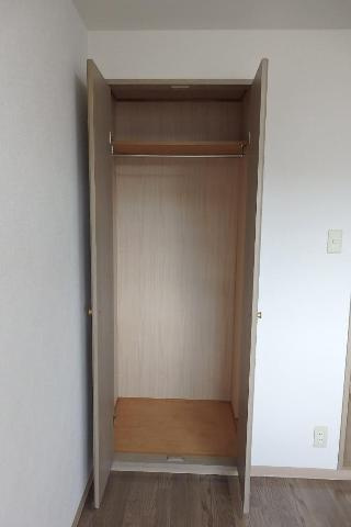 ソレイユ段上の収納|クローゼット
