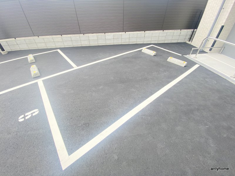 エグゼ大阪城イースト　仲介手数料無料の駐車場