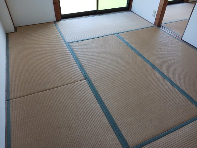 コーポ平岡の和室|※過去の室内写真のため現況と異なる場合があります