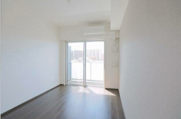LIME RESIDENCE HIKIFUNEの洋室