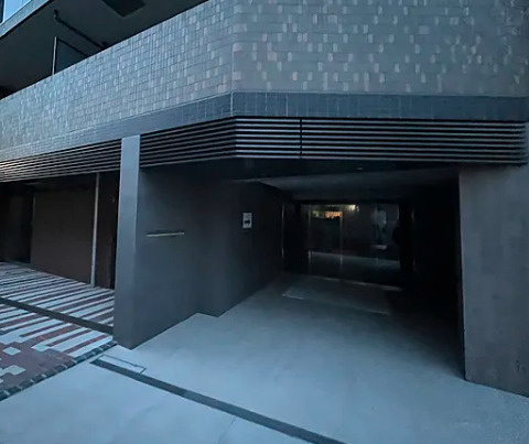 LIME RESIDENCE HIKIFUNEのエントランス