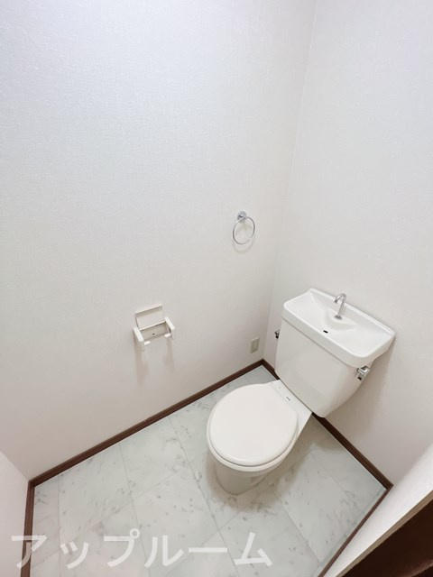春日井市気噴町１丁目の賃貸マンションのトイレ