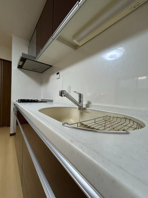 大和市新堀戸建のキッチン