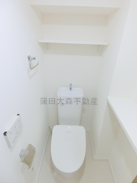 メイツ品川南のトイレ|他案と温水洗浄便座付きのトイレ