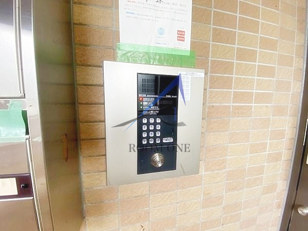 西日暮里駅前ハイツのセキュリティ|オートロックです。