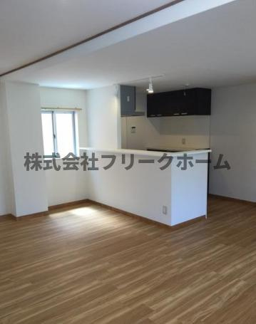 三鷹市井の頭５丁目の賃貸マンションの居間・リビング