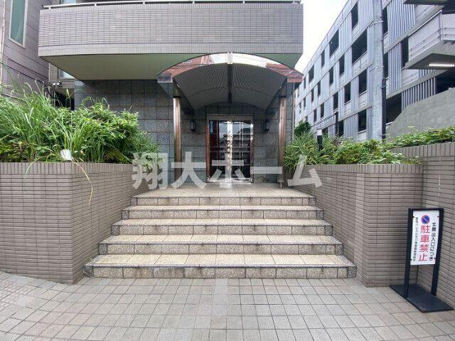 菱和パレス小石川後楽園のエントランス