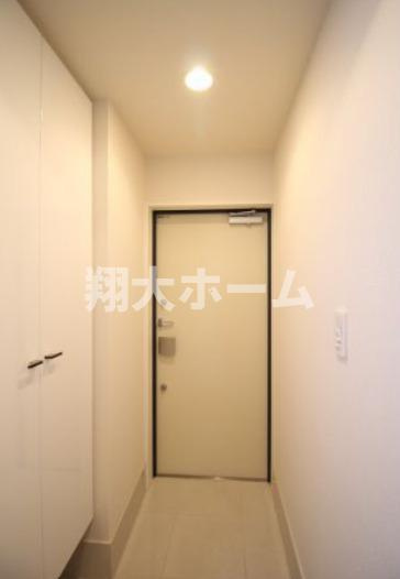 コンシェリア文京根津の玄関