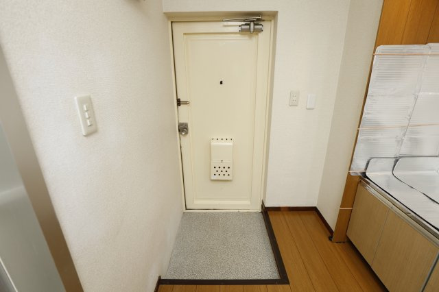 曳舟マンションの玄関