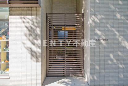 【エントランス】 | ＬＡ ＴＥＲＲＡ | 落ち着いたエントランスです