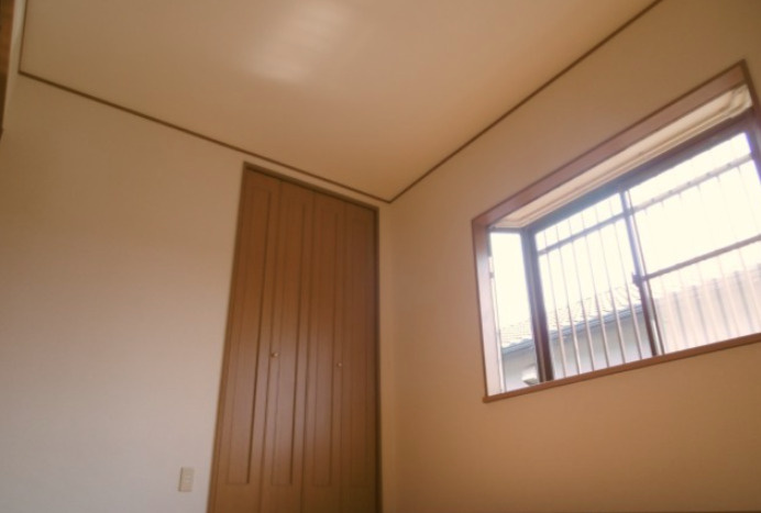 津福笠貸家東【キャッシュバック対象物件】の洋室|広々とした洋室です