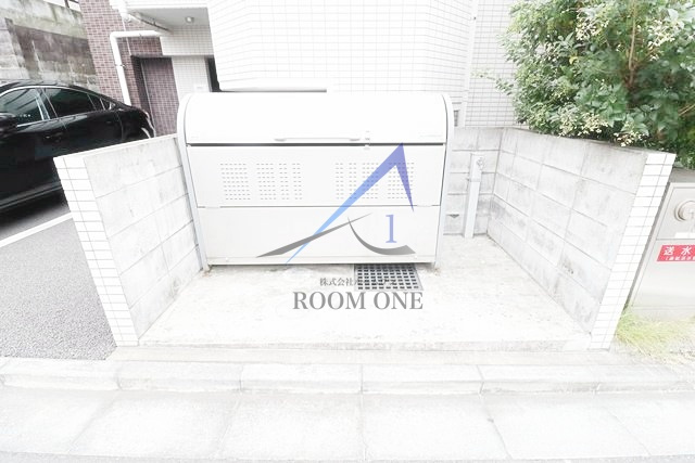 ロイヤルヒルズ浦和岸町のその他共用部分|敷地内ゴミ置き場です。