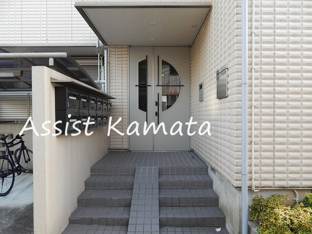 ラフィネ上池台のエントランス