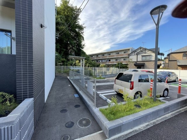 ＬＯＣ’Ｓ　ＫＵＲＯＫＡＷＡの駐車場