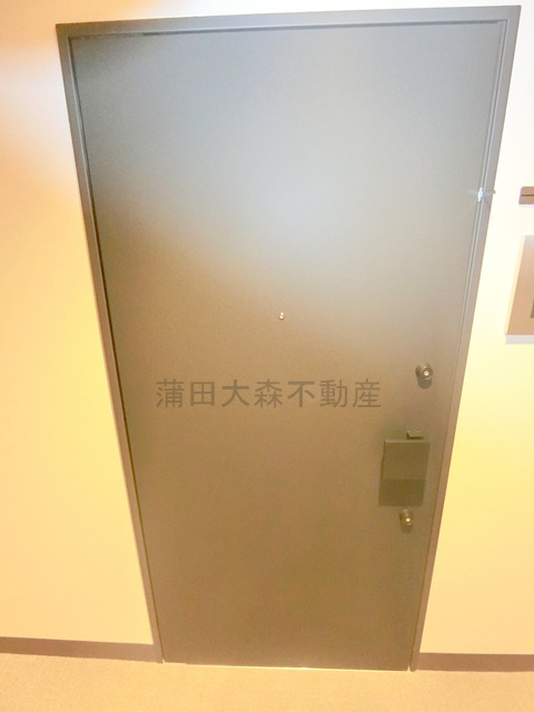 ウェルスクエア西蒲田の玄関