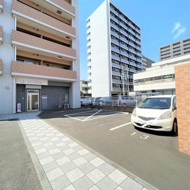 シティタワー二十人町の駐車場