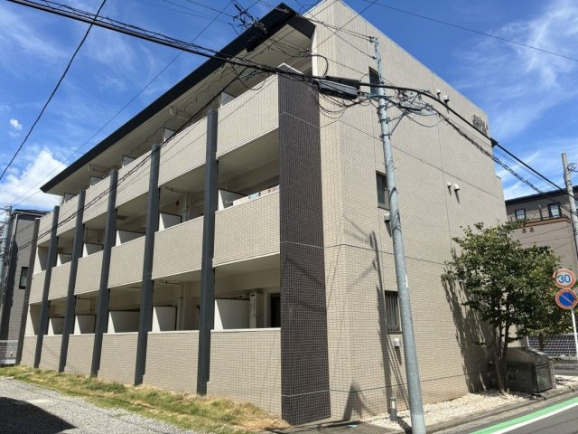 Jon Novi yokohamaの外観