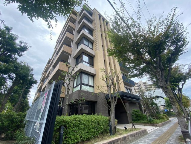 パークコートタカツキの外観